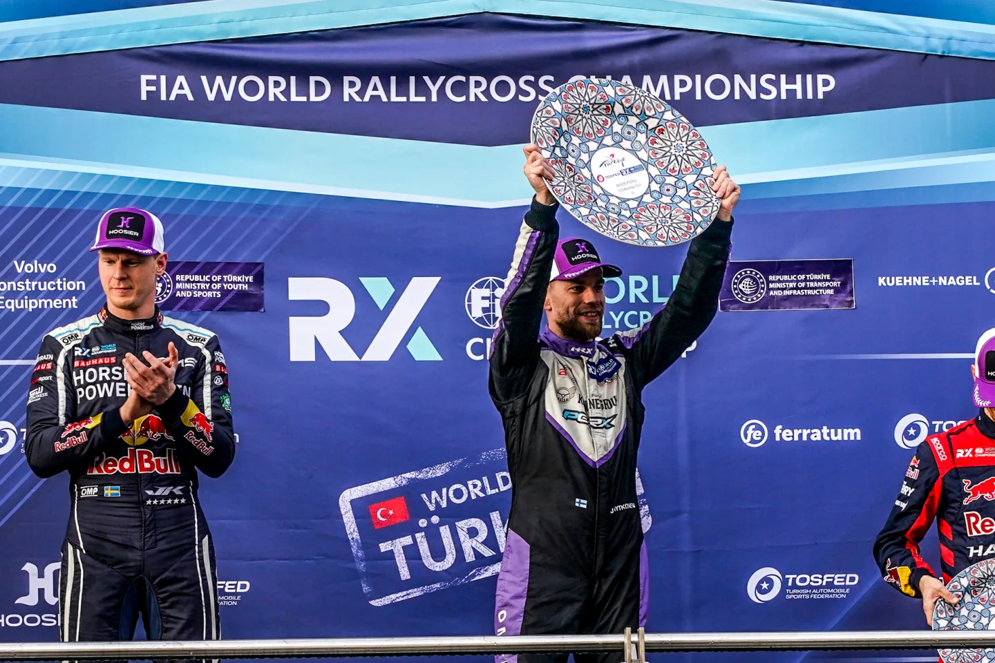 @World / Red Bull Content Pool // SI202411100363 // Usage for editorial use only //
